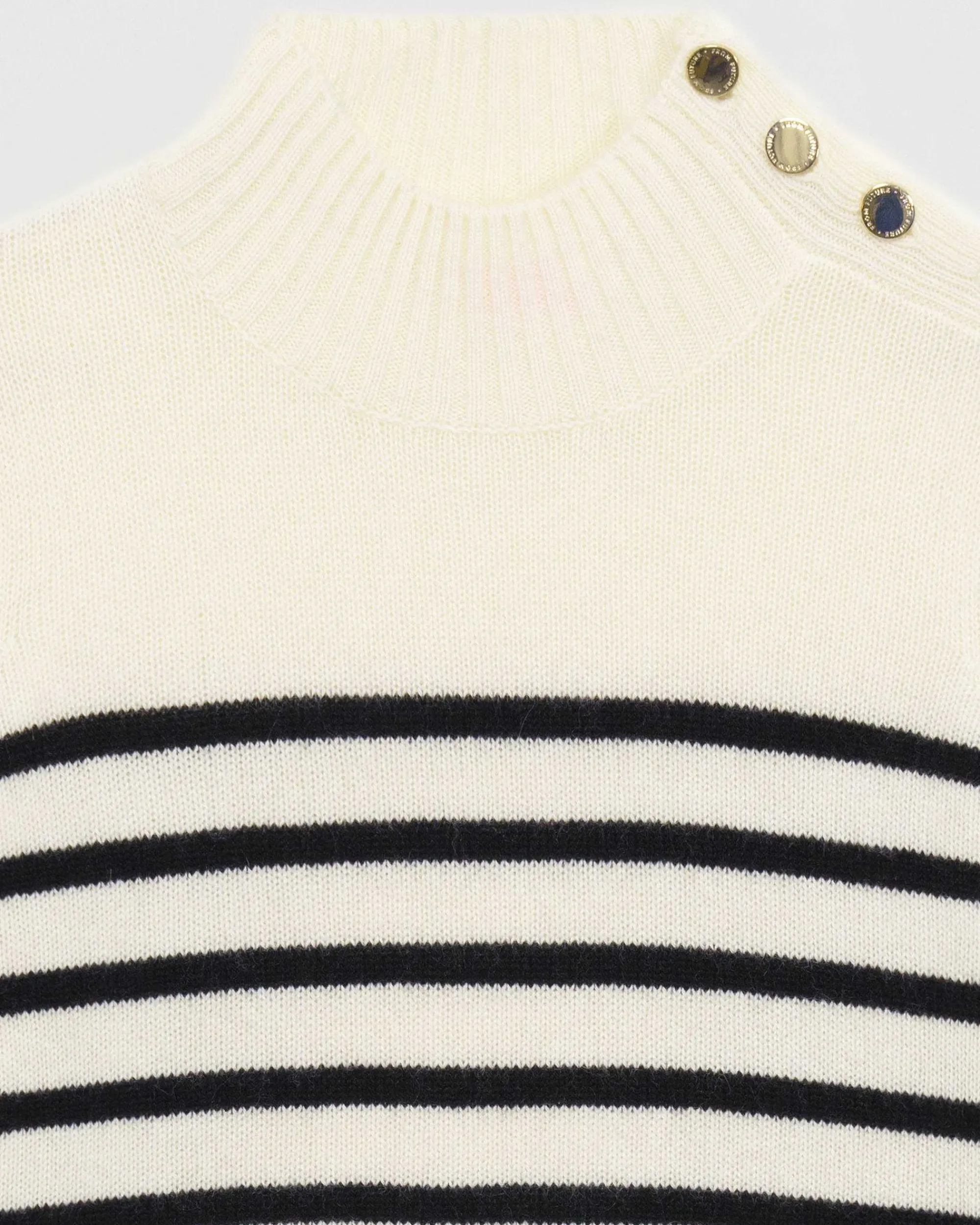 Pull Col Montant Mariniere A Boutons*FROM FUTURE Clearance