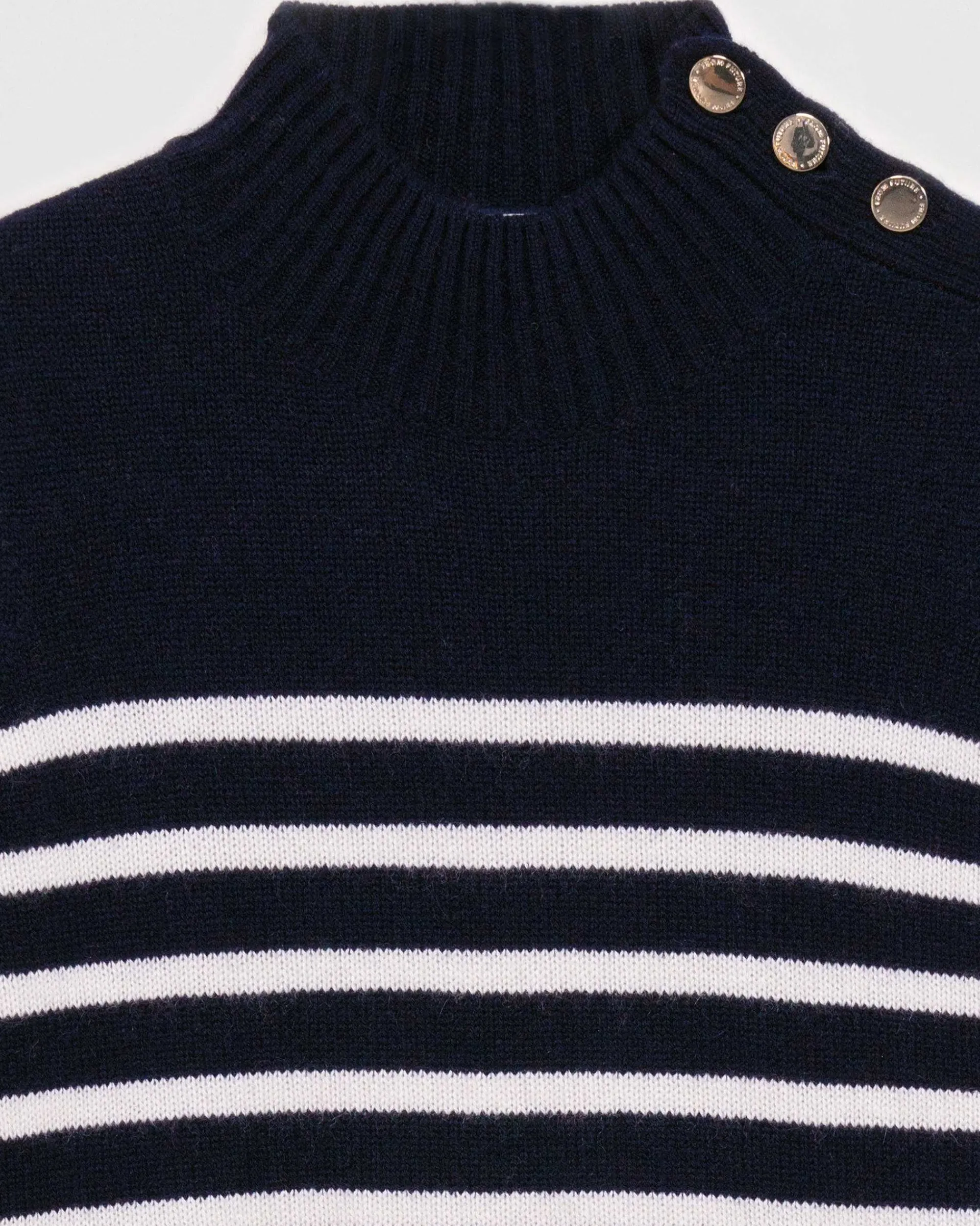 Pull Col Montant Mariniere A Boutons*FROM FUTURE