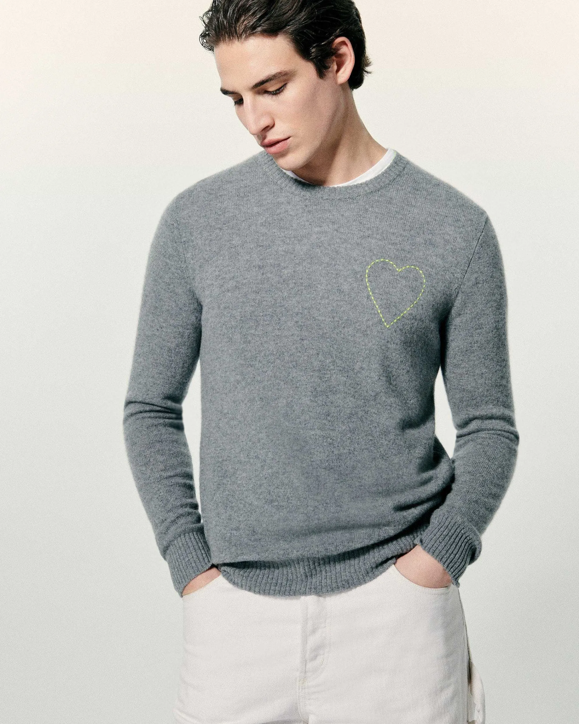 Pull Col Rond Coeur Brode*FROM FUTURE Outlet