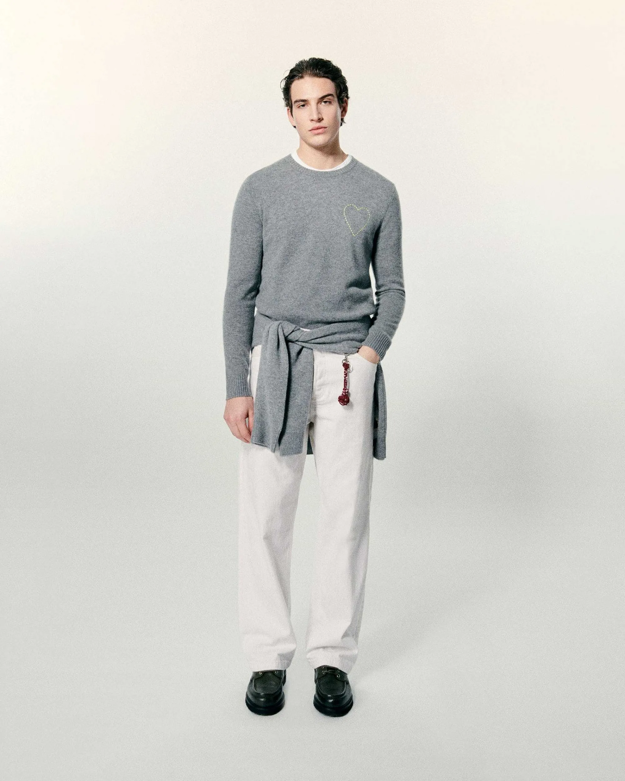 Pull Col Rond Coeur Brode*FROM FUTURE Outlet