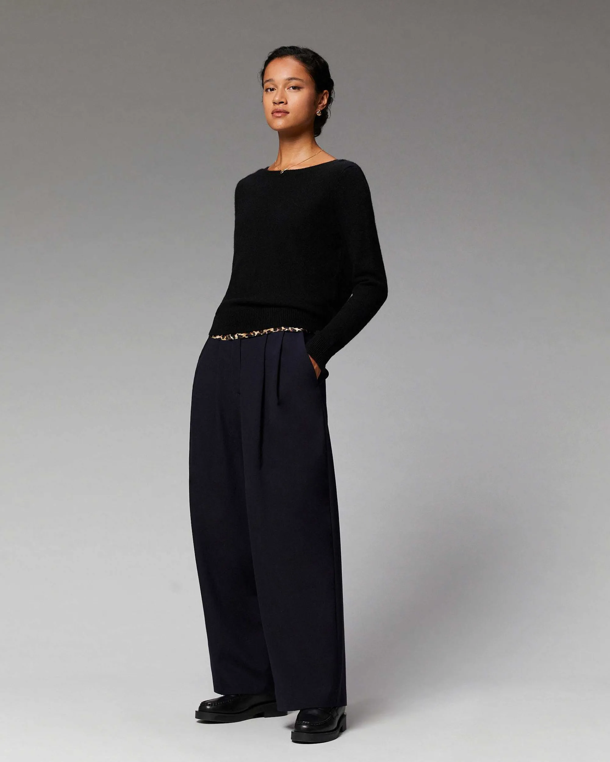 Pull Col Rond Dos Nu Leger*FROM FUTURE New