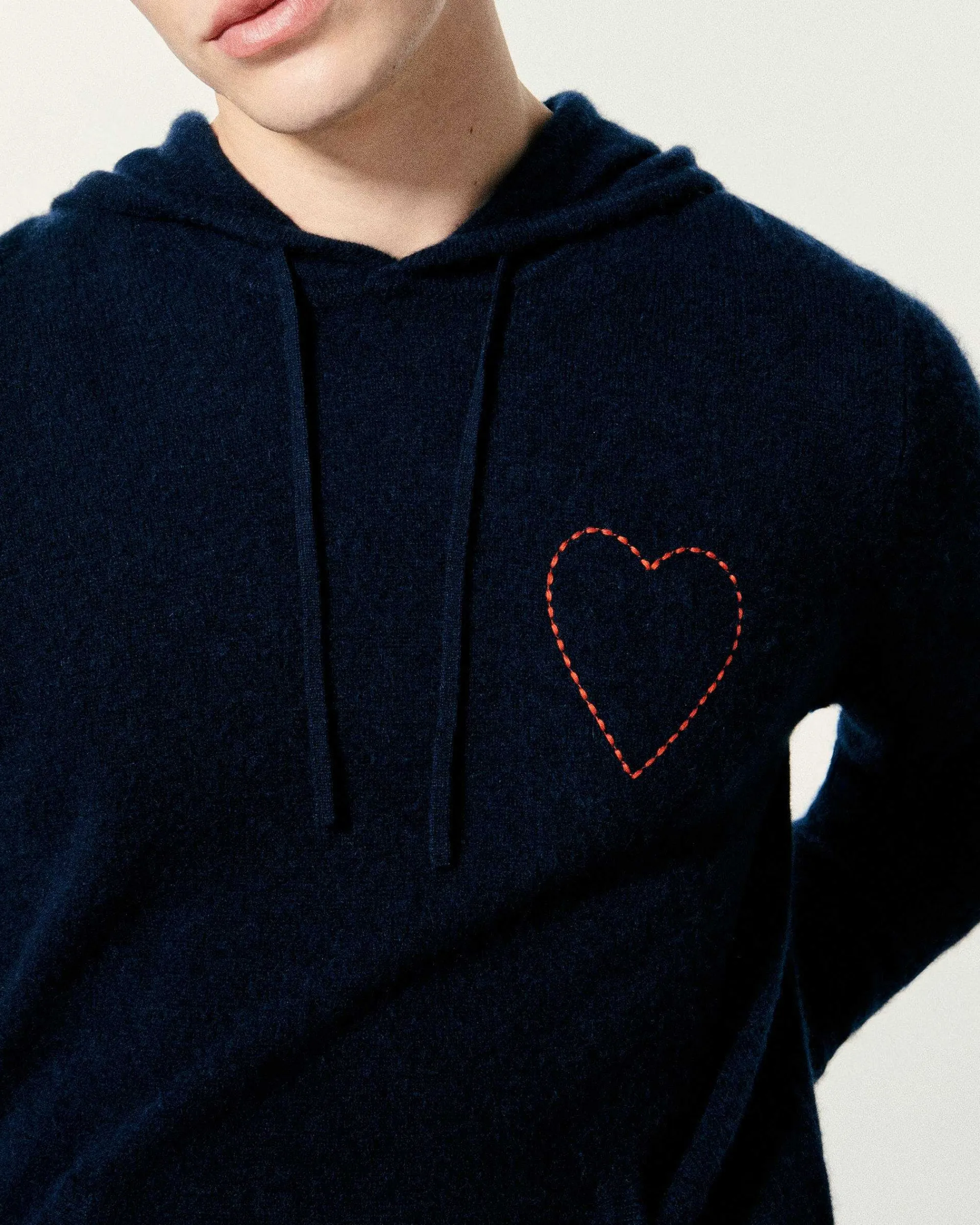 Pull Hoodie Coeur Brode*FROM FUTURE New