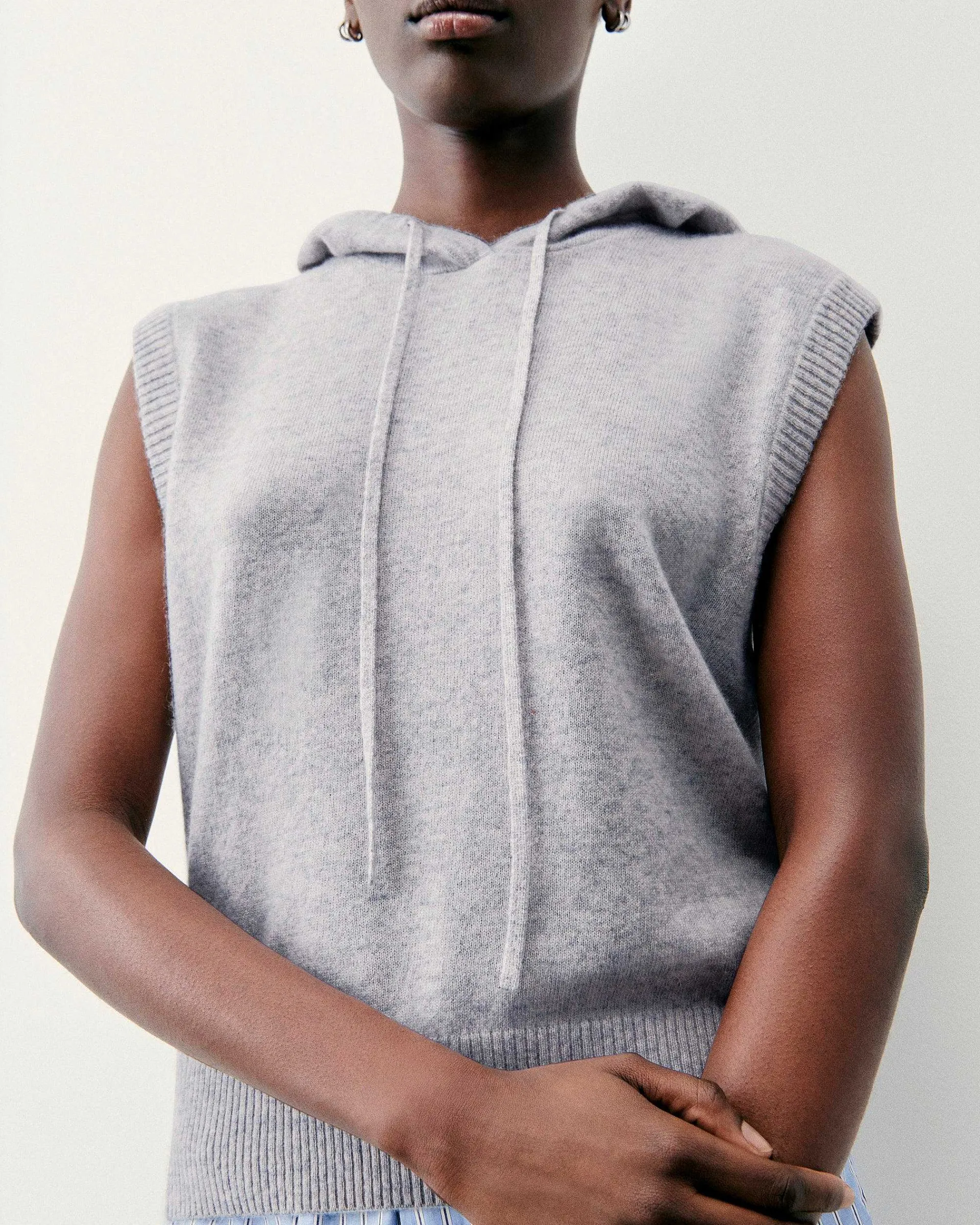 Pull Sans Manche Capuche*FROM FUTURE Discount